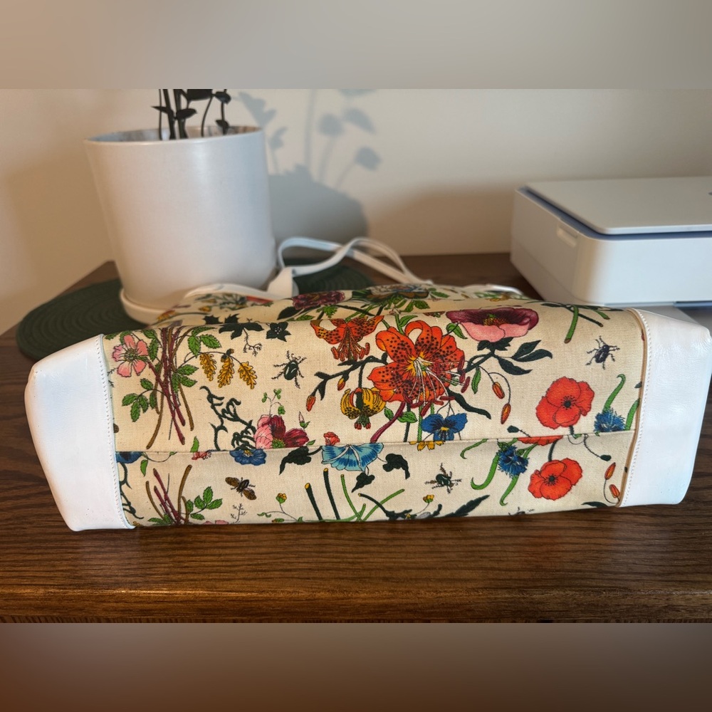 Authentic Vintage Gucci Flora Tote - Picture 3 of 11